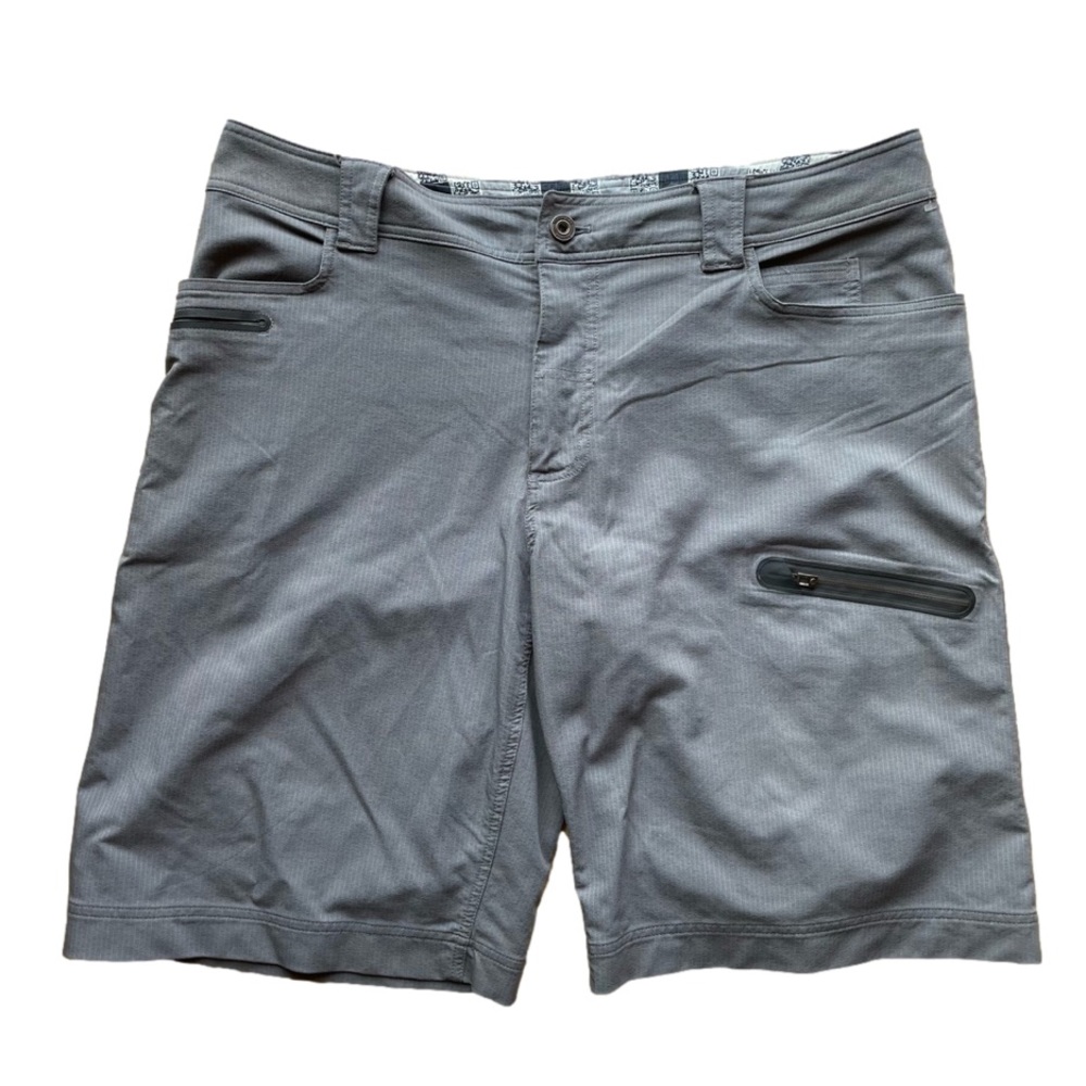 Lululemon Athletic Shorts Multiple Pockets Mens Size W40 Gray